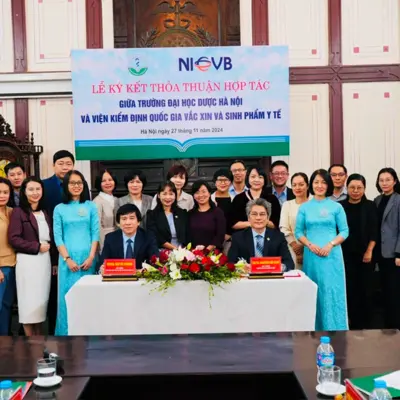 LỄ KÝ KẾT THỎA THUẬN HỢP TÁC GIỮA VIỆN KIỂM ĐỊNH QUỐC GIA VACCIN VÀ SINH PHẨM Y TẾ VỚI TRƯỜNG ĐẠI HỌC DƯỢC HÀ NỘI